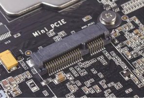 How Many Pins or Contacts Are There on A Mini PCIe Card-005